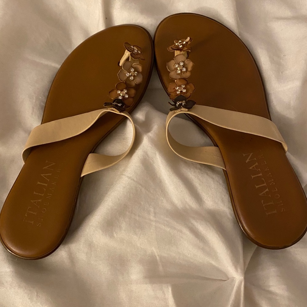Italian Shoemakers Flower Sandals (NWOT)